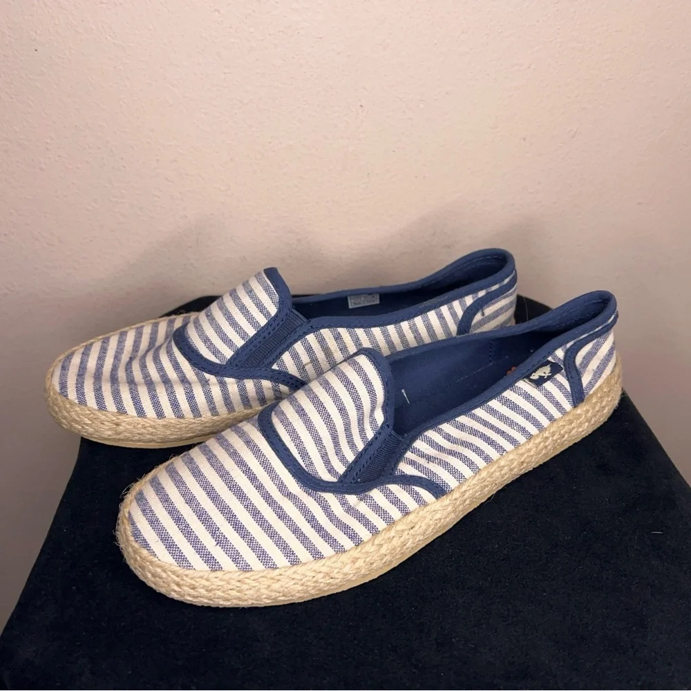Size 8.5 Rocket Dog Blue White Stripes Espadrilles  Travel Beach Casual Canvas